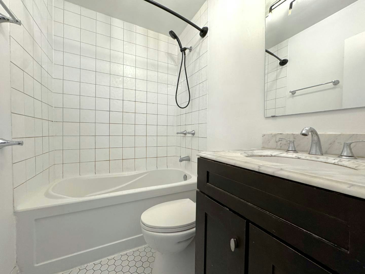 Unit B-1175 Queen Street E, Toronto, ON, M4M 1L5 - 13