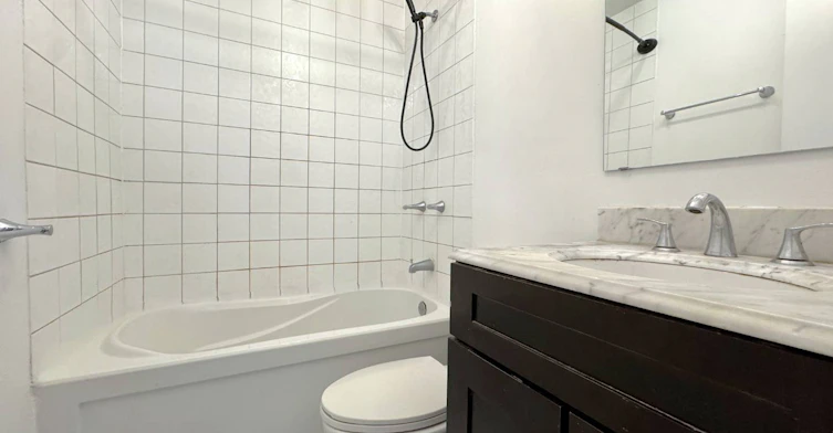 Unit B-1175 Queen Street E, Toronto, ON, M4M 1L5 - 13