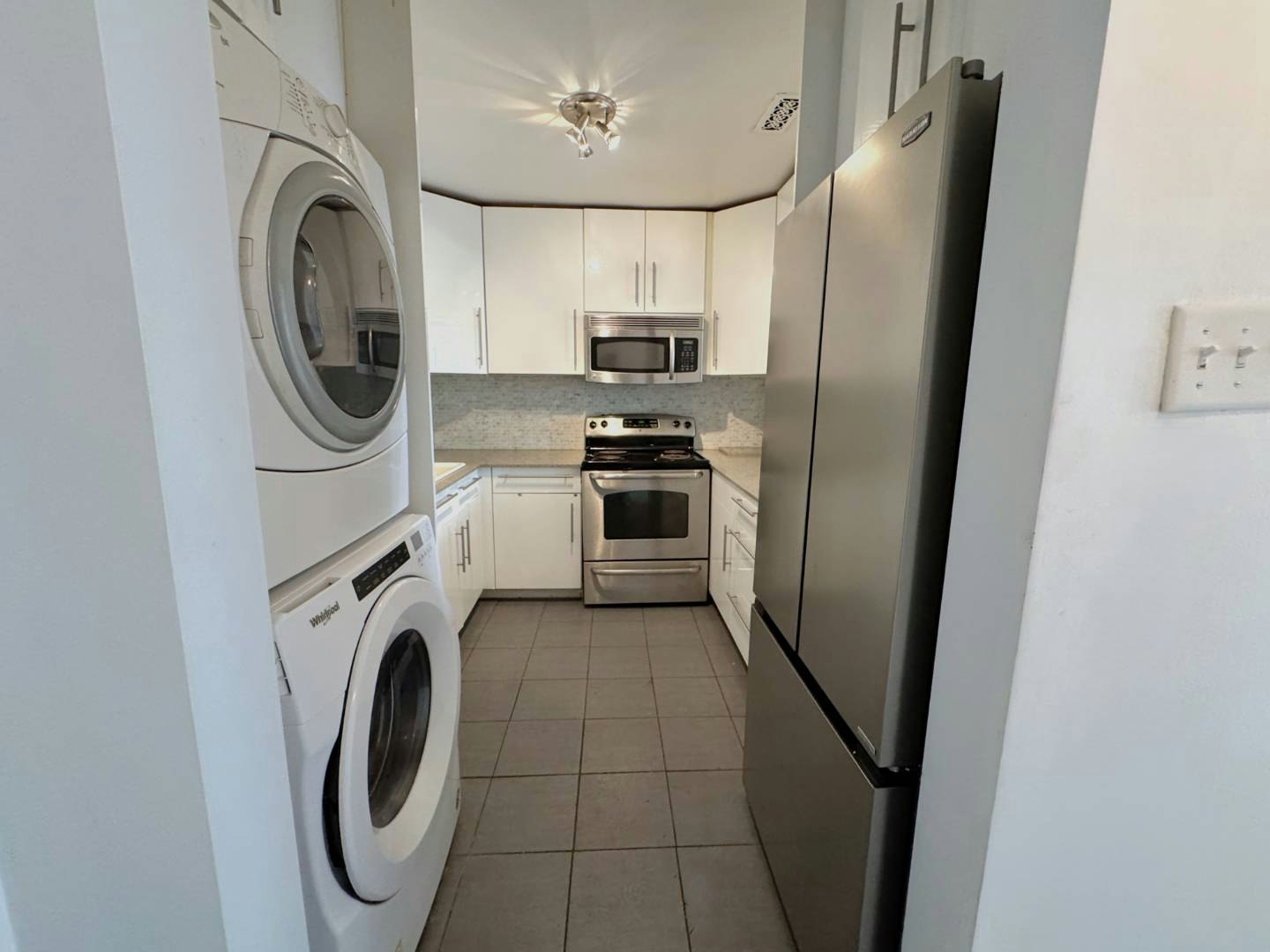 Unit B-1175 Queen Street E, Toronto, ON, M4M 1L5 - 2