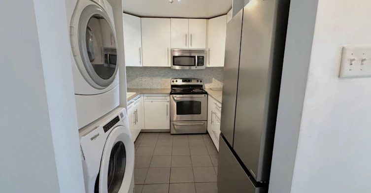 Unit B-1175 Queen Street E, Toronto, ON, M4M 1L5 - 2