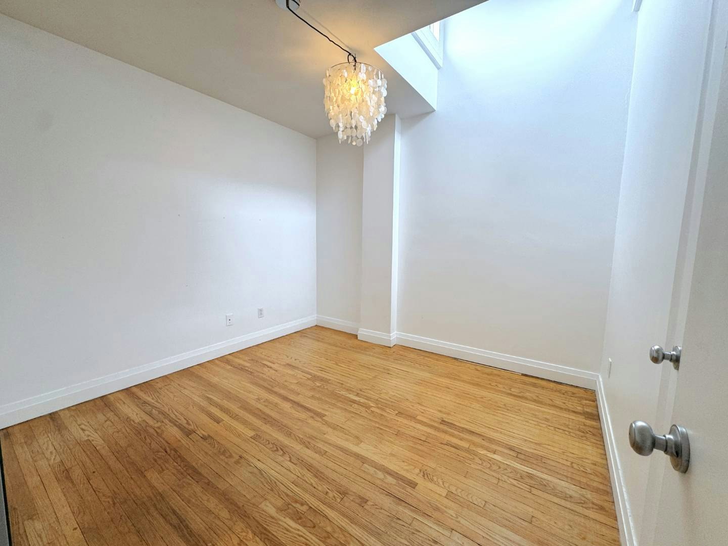 Unit B-1175 Queen Street E, Toronto, ON, M4M 1L5 - 15