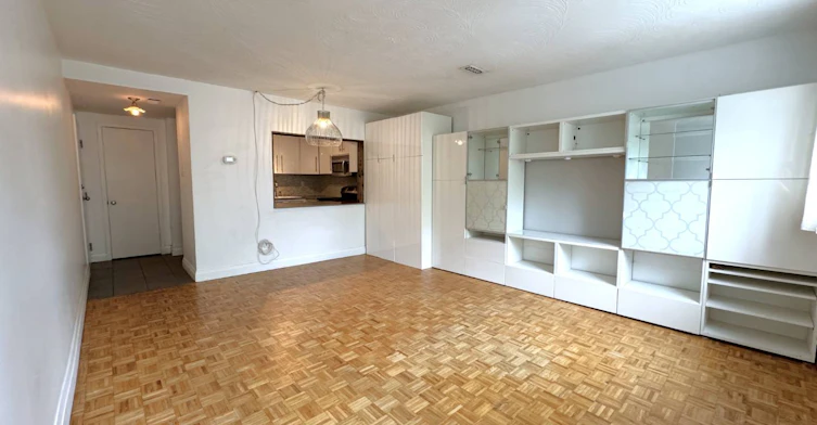 Unit B-1175 Queen Street E, Toronto, ON, M4M 1L5 - 9