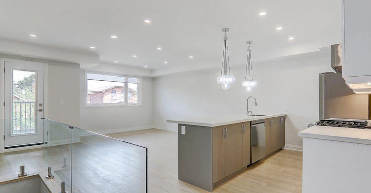 Upper-115 Livingstone Avenue, Toronto, ON, M6E 2L7 - 4