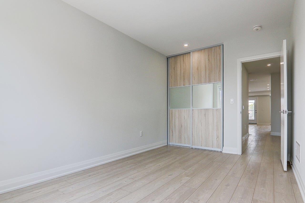 Upper-115 Livingstone Avenue, Toronto, ON, M6E 2L7 - 23