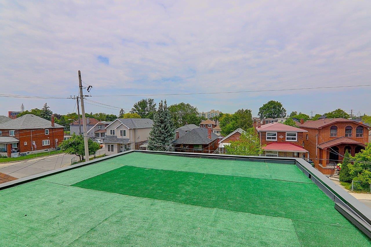 Upper-115 Livingstone Avenue, Toronto, ON, M6E 2L7 - 43