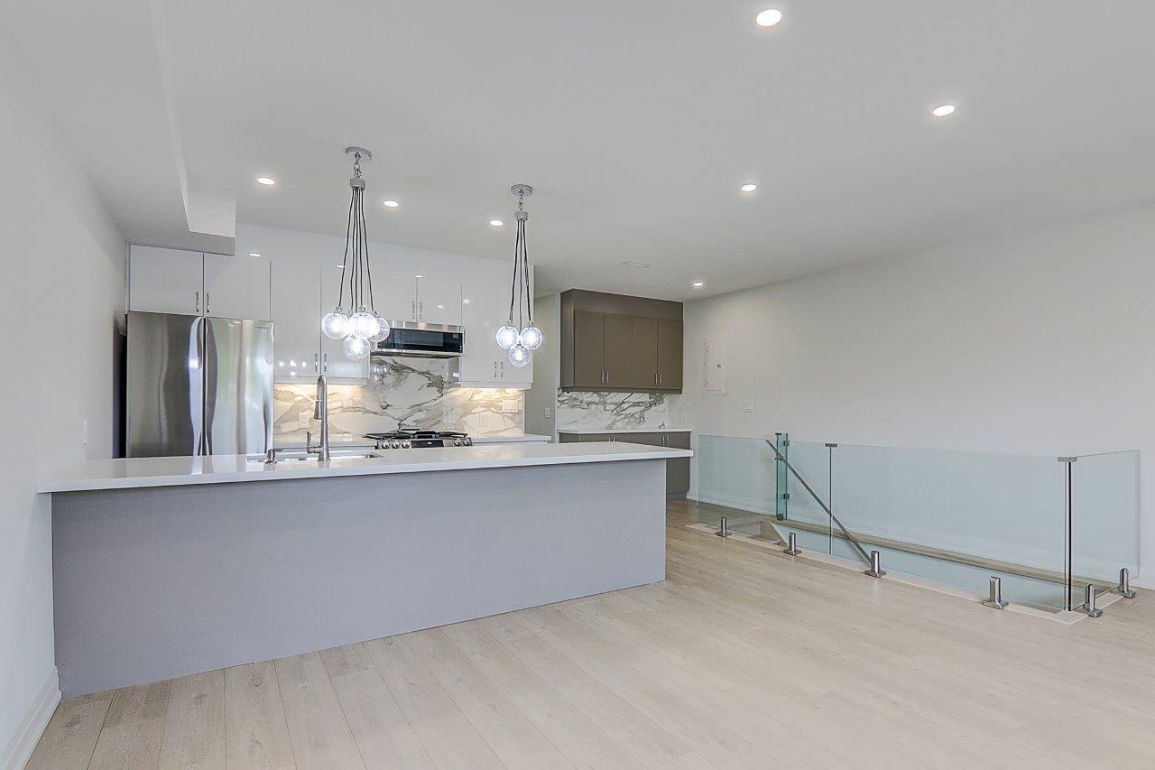 Upper-115 Livingstone Avenue, Toronto, ON, M6E 2L7 - 7