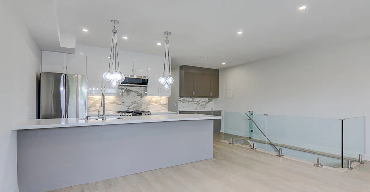 Upper-115 Livingstone Avenue, Toronto, ON, M6E 2L7 - 7