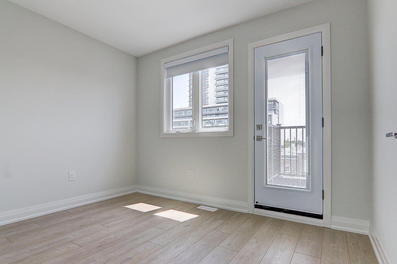Upper-115 Livingstone Avenue, Toronto, ON, M6E 2L7 - 28
