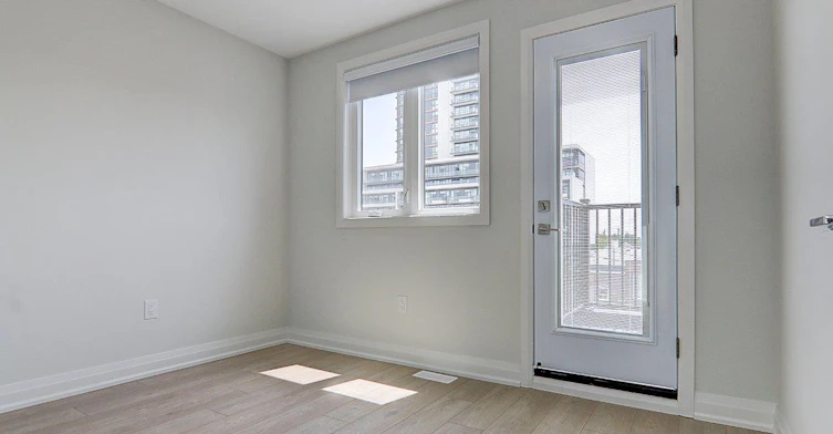 Upper-115 Livingstone Avenue, Toronto, ON, M6E 2L7 - 28