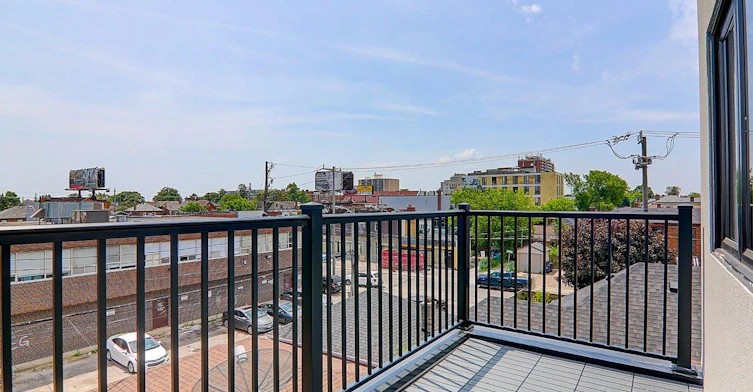 Upper-115 Livingstone Avenue, Toronto, ON, M6E 2L7 - 30