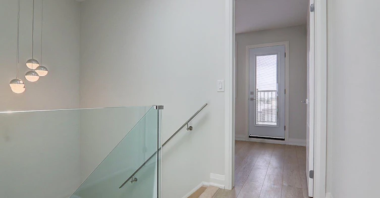 Upper-115 Livingstone Avenue, Toronto, ON, M6E 2L7 - 32