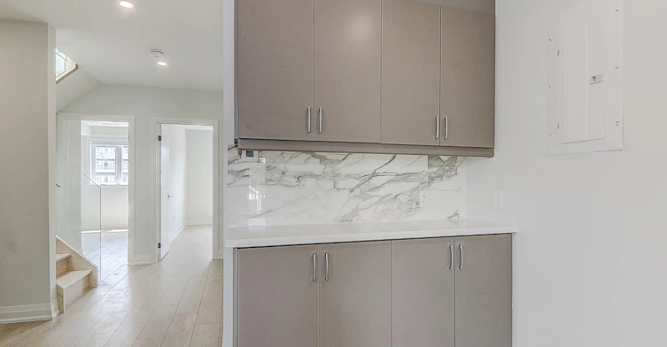 Upper-115 Livingstone Avenue, Toronto, ON, M6E 2L7 - 10