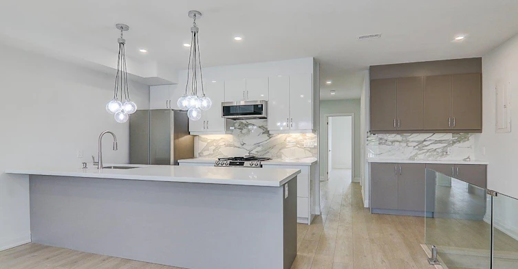 Upper-115 Livingstone Avenue, Toronto, ON, M6E 2L7