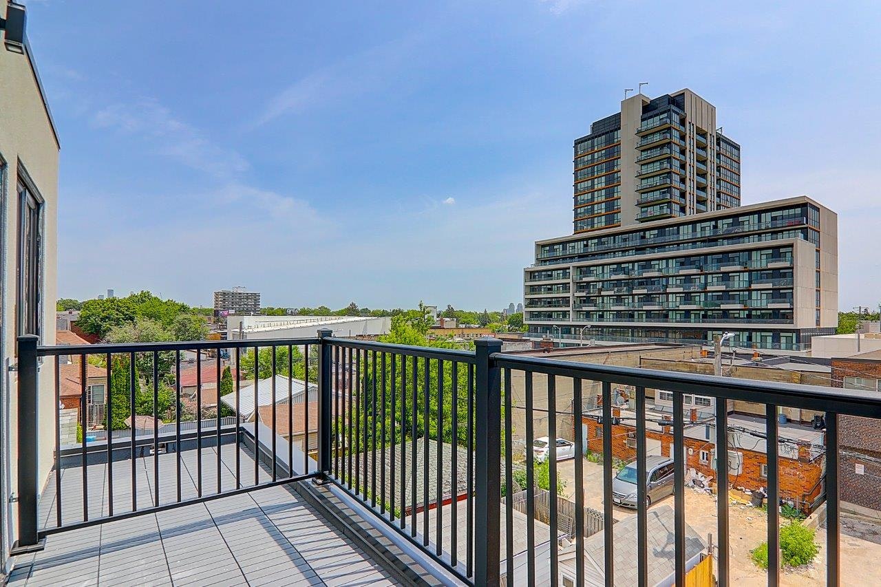 Upper-115 Livingstone Avenue, Toronto, ON, M6E 2L7 - 31