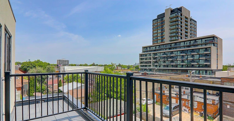 Upper-115 Livingstone Avenue, Toronto, ON, M6E 2L7 - 31