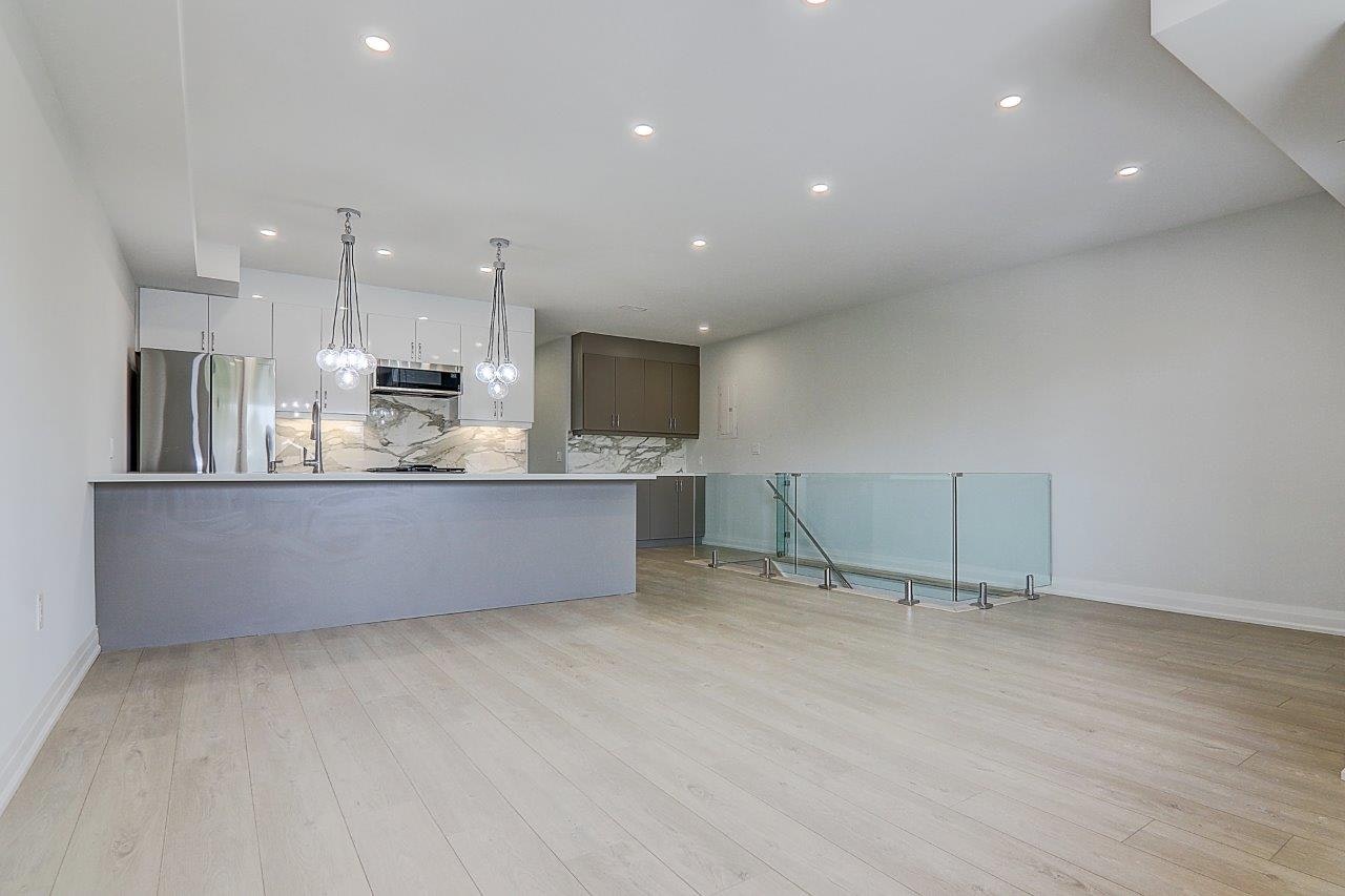 Upper-115 Livingstone Avenue, Toronto, ON, M6E 2L7 - 15
