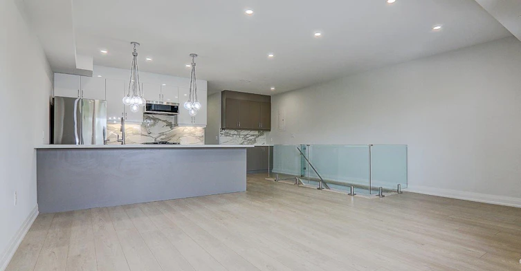 Upper-115 Livingstone Avenue, Toronto, ON, M6E 2L7 - 15