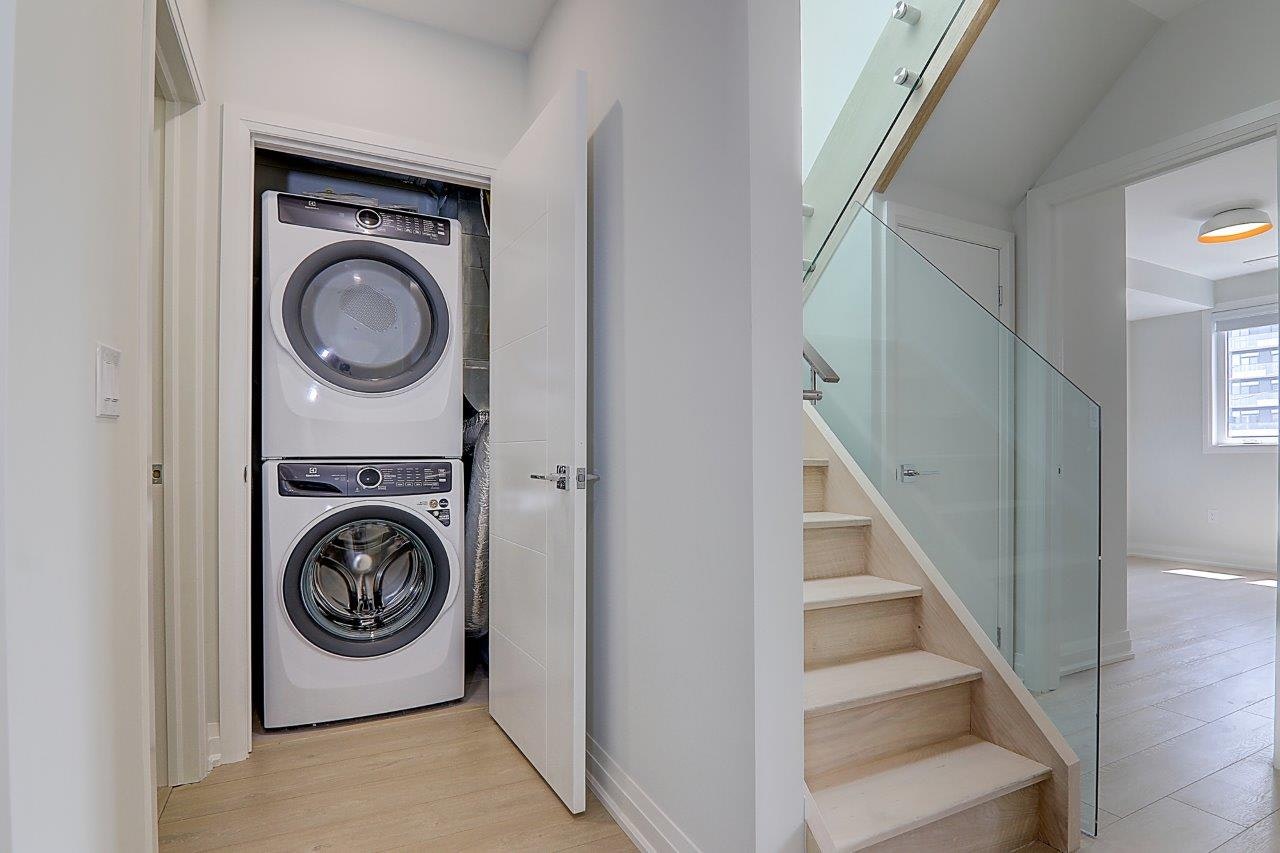 Upper-115 Livingstone Avenue, Toronto, ON, M6E 2L7 - 19