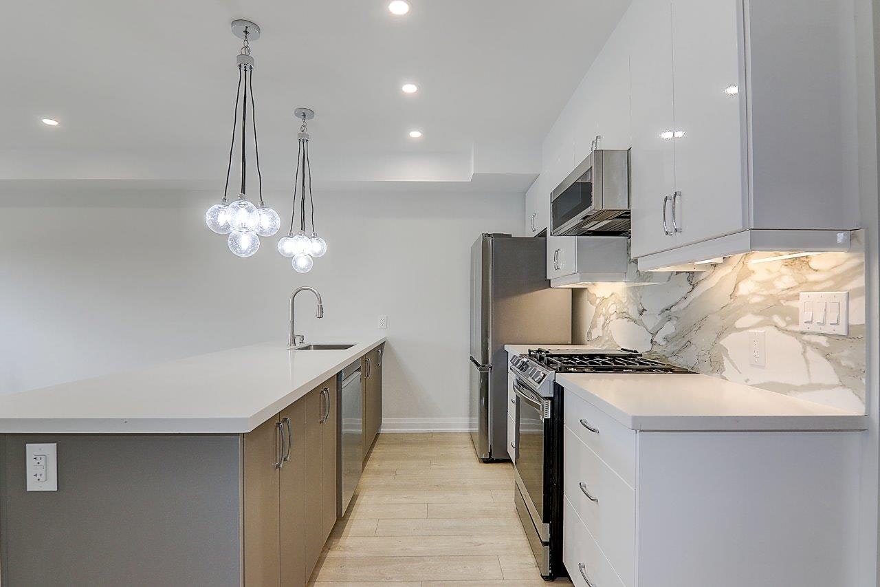 Upper-115 Livingstone Avenue, Toronto, ON, M6E 2L7 - 6