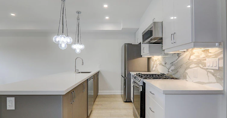 Upper-115 Livingstone Avenue, Toronto, ON, M6E 2L7 - 6