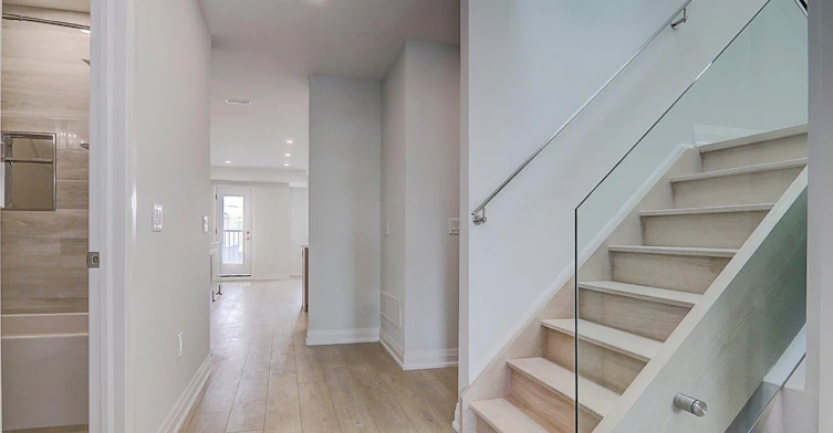 Upper-115 Livingstone Avenue, Toronto, ON, M6E 2L7 - 26