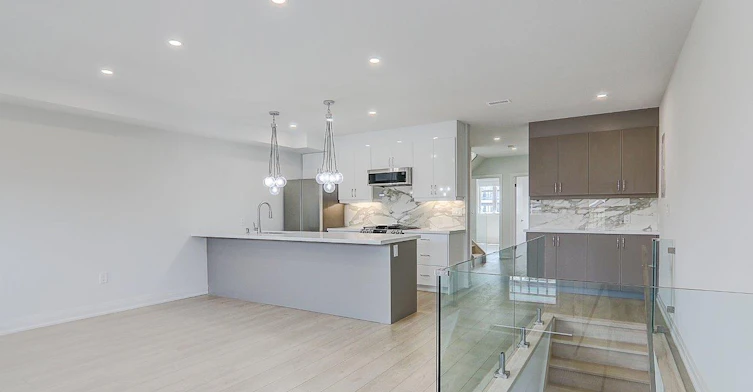 Upper-115 Livingstone Avenue, Toronto, ON, M6E 2L7 - 8