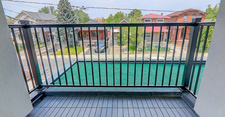 Upper-115 Livingstone Avenue, Toronto, ON, M6E 2L7 - 17