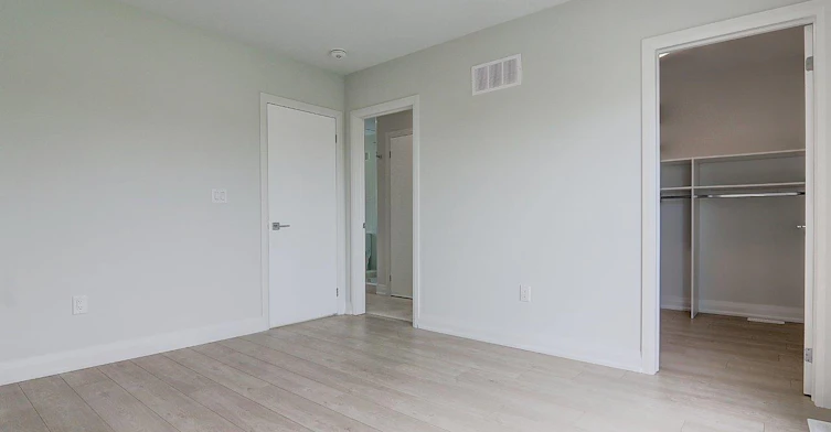 Upper-115 Livingstone Avenue, Toronto, ON, M6E 2L7 - 35