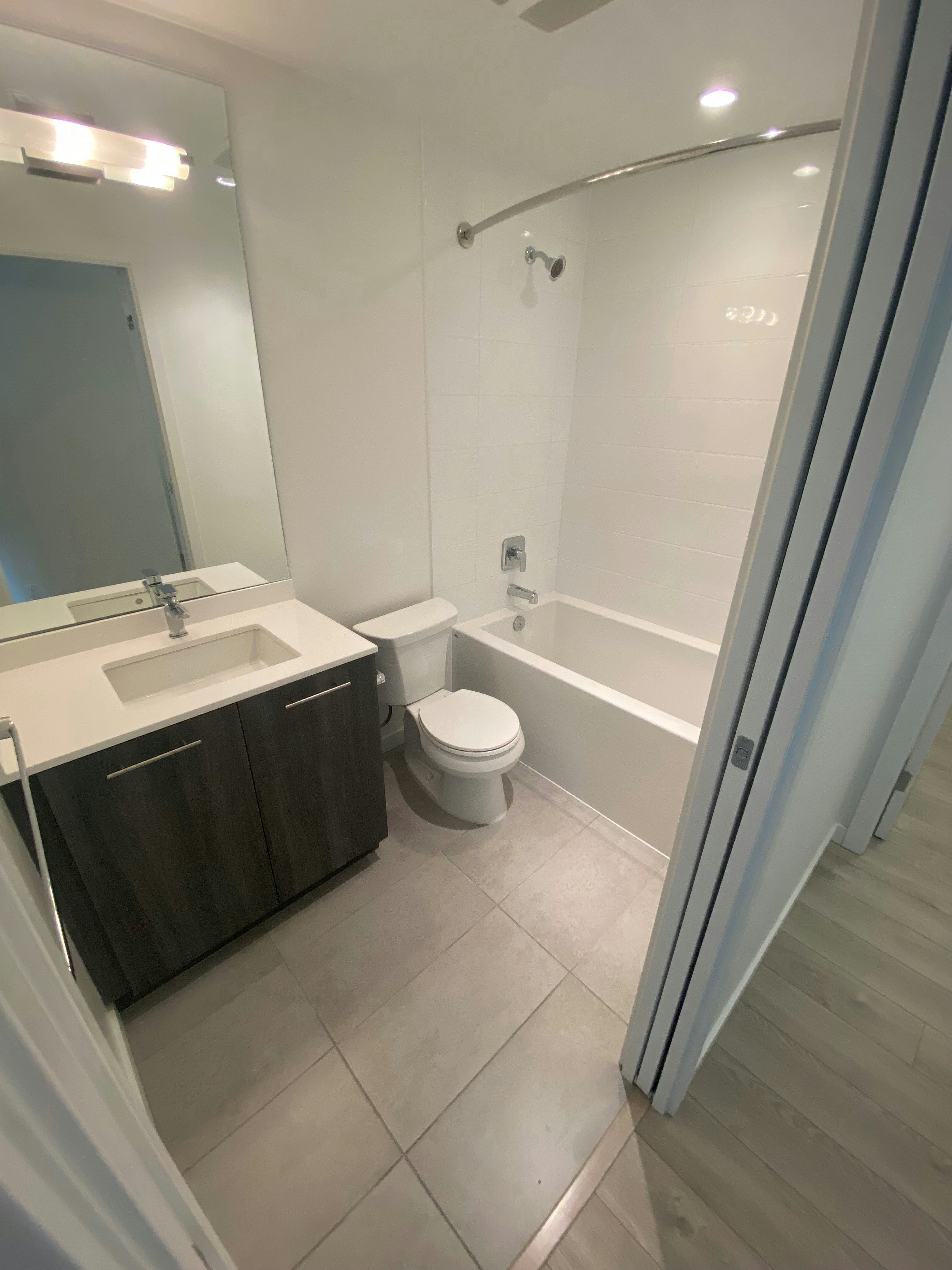 2701-685 Pacific Boulevard, Vancouver, BC, V6B 0R4 - 4