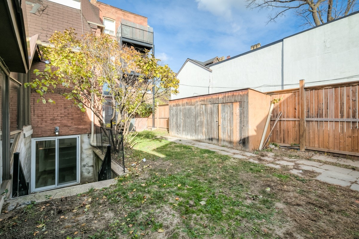 301-181 Gerrard Street East, Toronto, ON, M5A 2E5 - 23