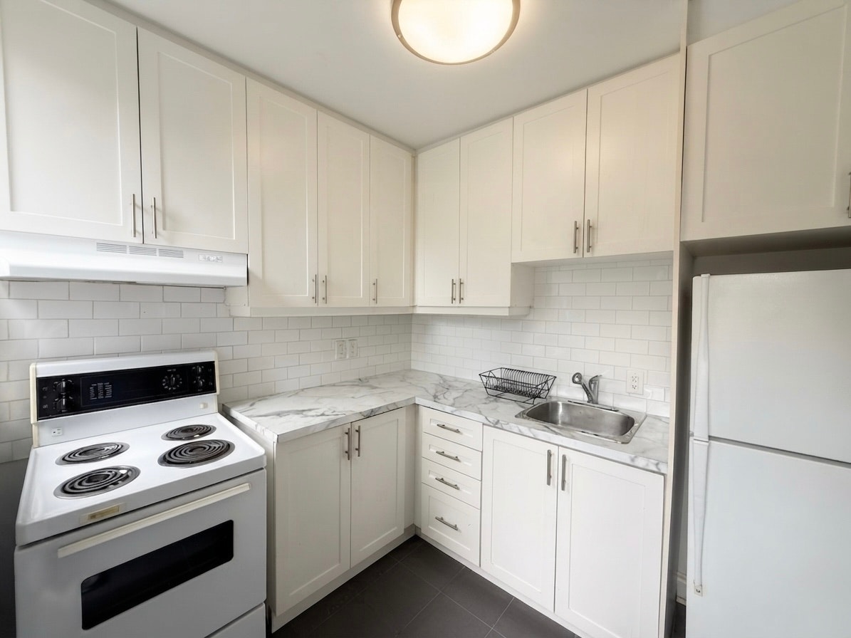 301-181 Gerrard Street East, Toronto, ON, M5A 2E5 - 8