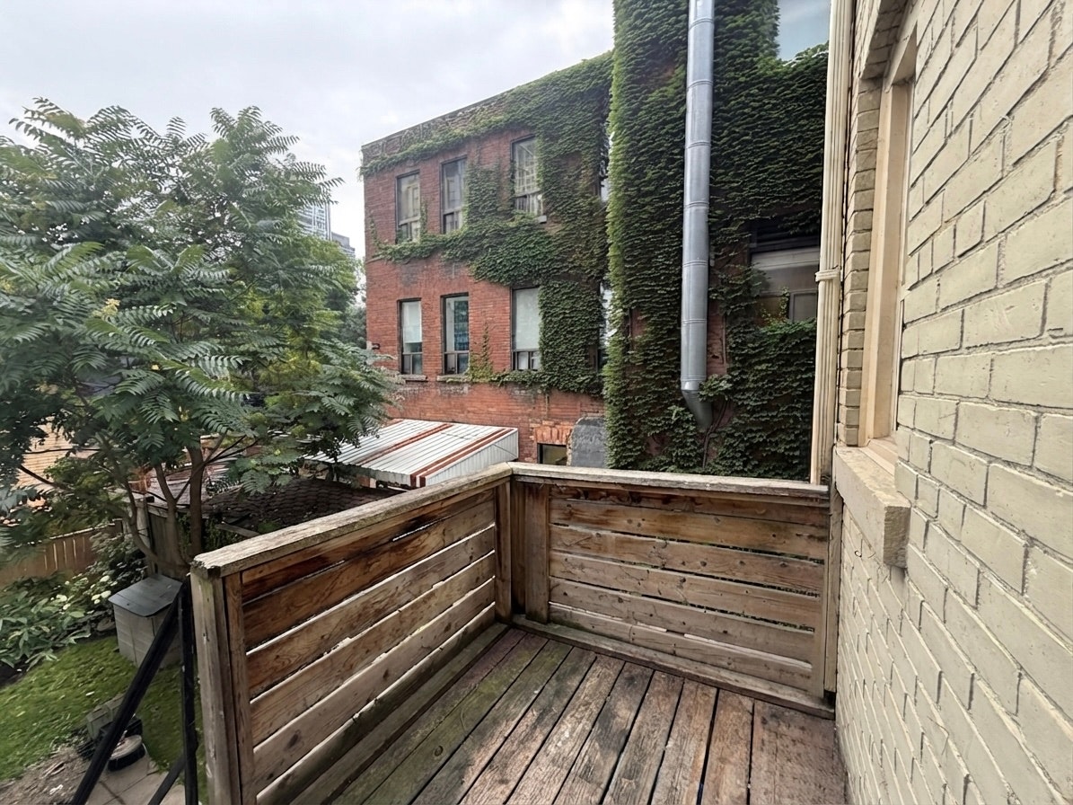 301-181 Gerrard Street East, Toronto, ON, M5A 2E5 - 5