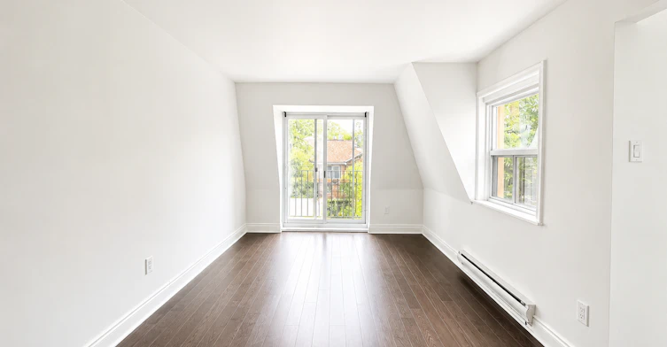 301-181 Gerrard Street East, Toronto, ON, M5A 2E5 - 2