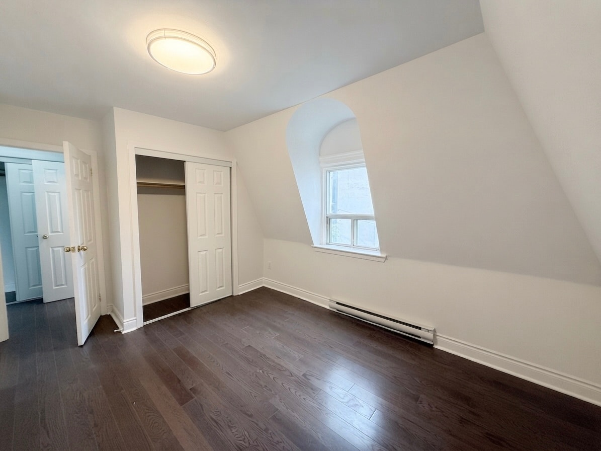 301-181 Gerrard Street East, Toronto, ON, M5A 2E5 - 18