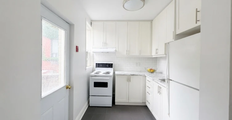 301-181 Gerrard Street East, Toronto, ON, M5A 2E5 - 7