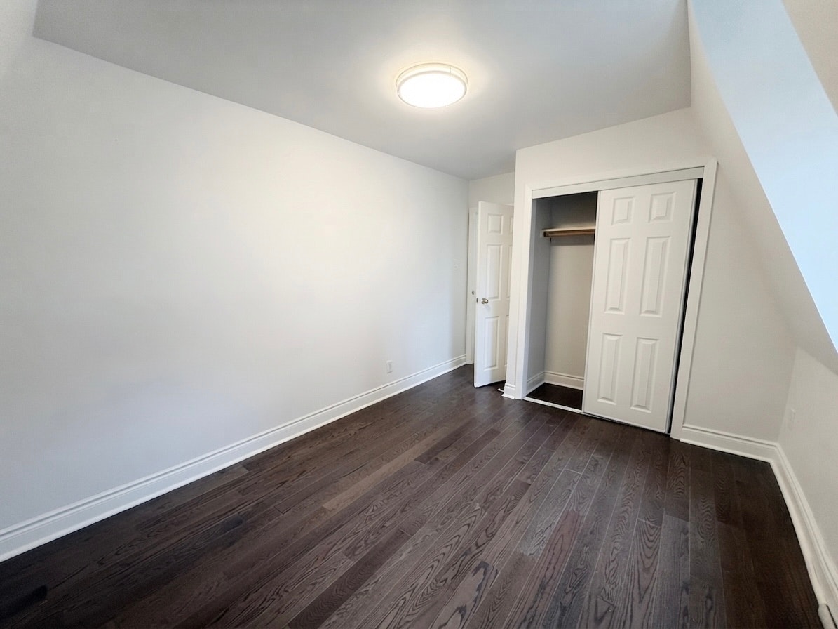 301-181 Gerrard Street East, Toronto, ON, M5A 2E5 - 13
