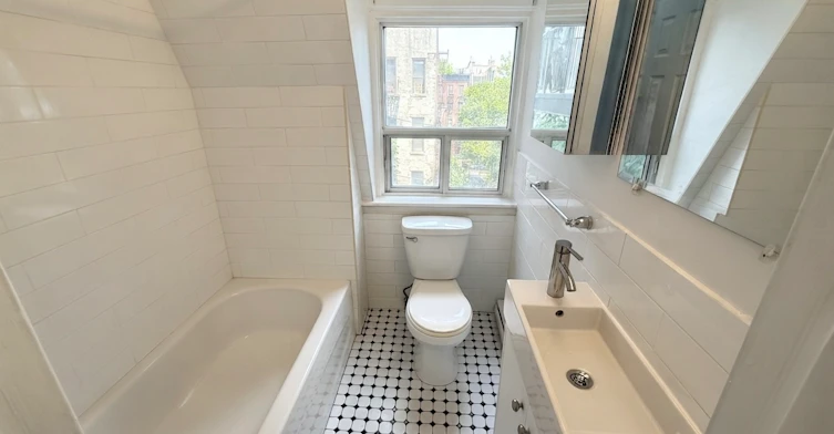 301-181 Gerrard Street East, Toronto, ON, M5A 2E5 - 11