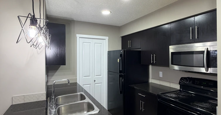 108-3315 James Mowatt Trail, Edmonton, AB, T6W 3L9