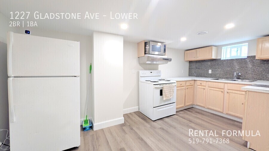 1227 Gladstone Avenue, Windsor, ON, N8X 1H3 - 4