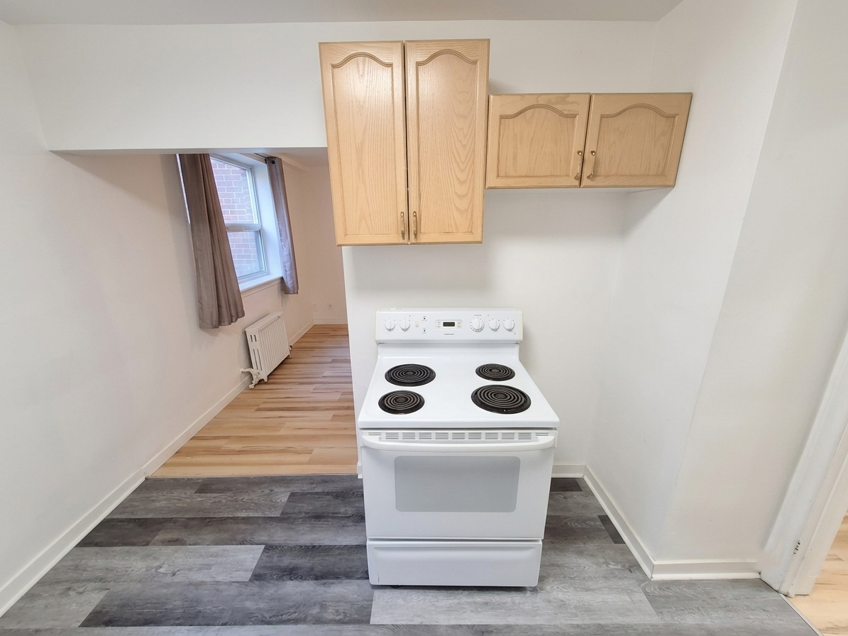 101-1000 O'connor Drive, Toronto, ON, M4B 2T3 - 5