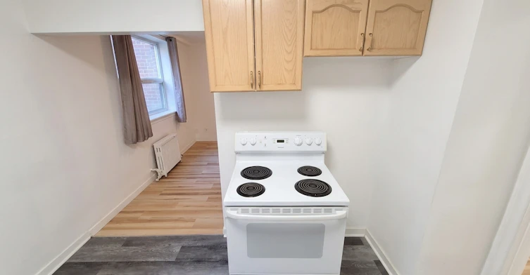 101-1000 O'connor Drive, Toronto, ON, M4B 2T3 - 5