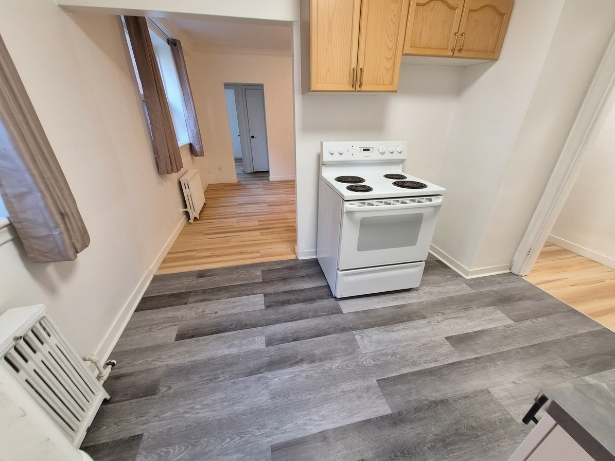 101-1000 O'connor Drive, Toronto, ON, M4B 2T3 - 7