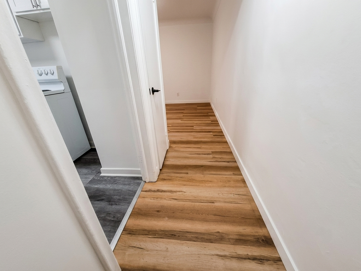 101-1000 O'connor Drive, Toronto, ON, M4B 2T3 - 3