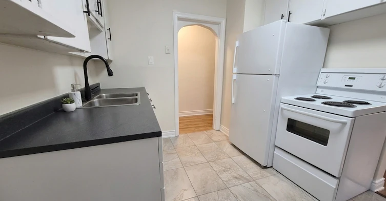 101-1000 O'connor Drive, Toronto, ON, M4B 2T3 - 6