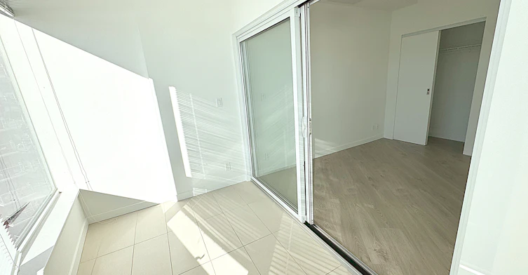 1618-97 West Georgia Street, Vancouver, BC, V6B 0N7 - 2