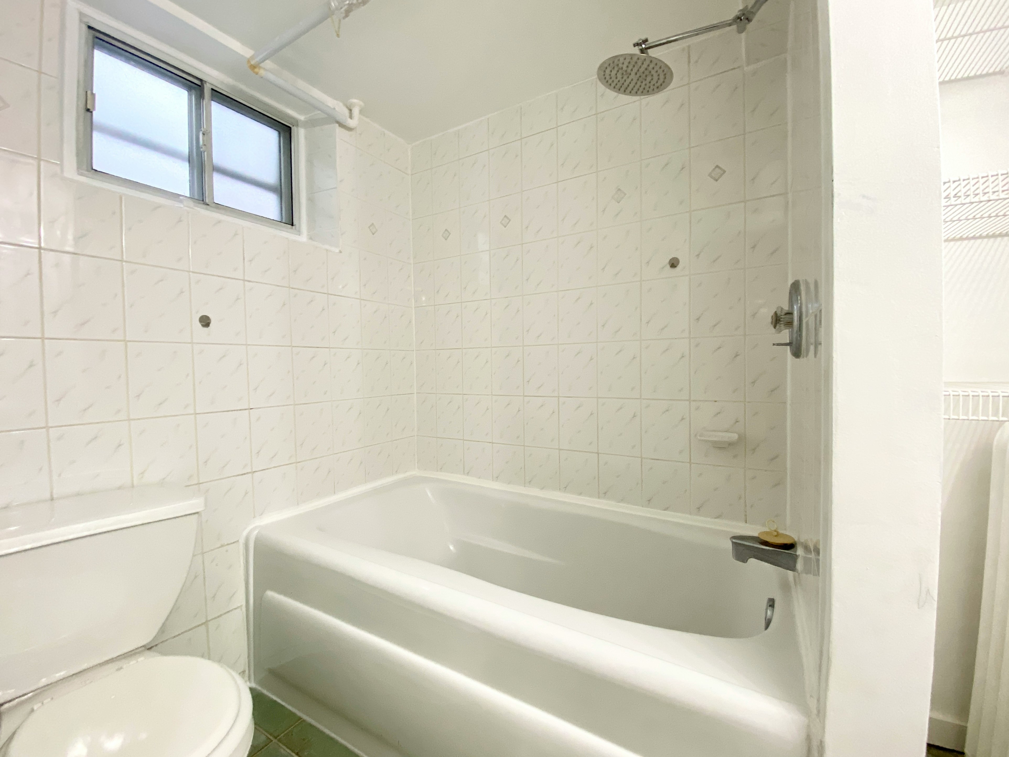 BSMT-114 Bellefair Avenue, Toronto, ON, M4L 3T8 - 11