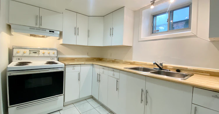 BSMT-114 Bellefair Avenue, Toronto, ON, M4L 3T8 - 7