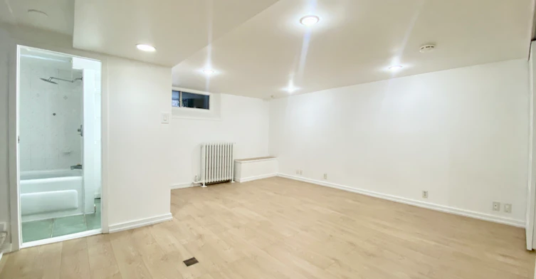 BSMT-114 Bellefair Avenue, Toronto, ON, M4L 3T8 - 2