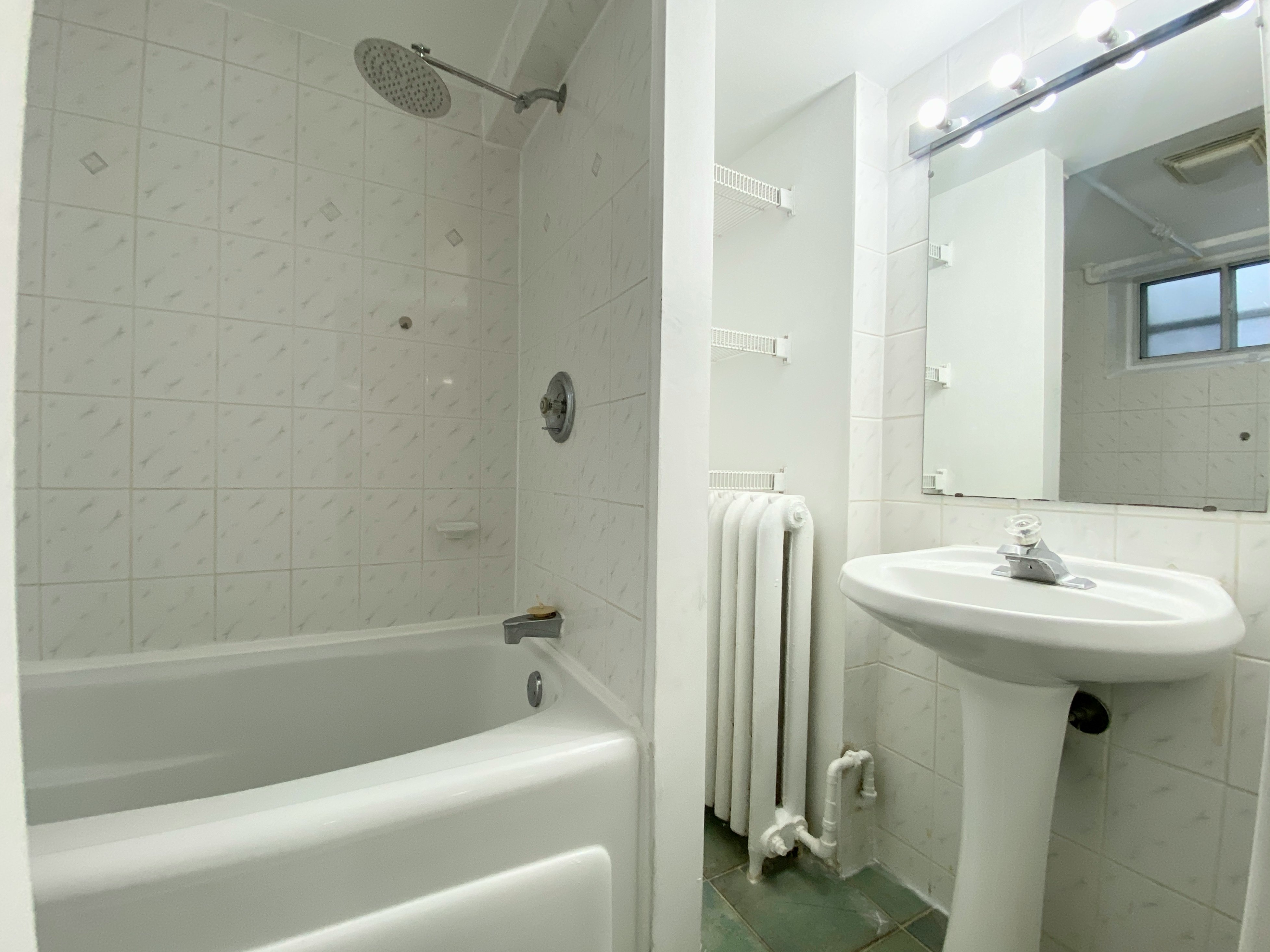 BSMT-114 Bellefair Avenue, Toronto, ON, M4L 3T8 - 10
