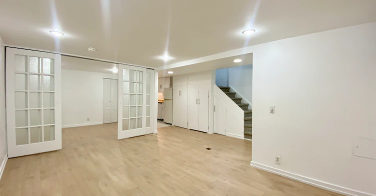 BSMT-114 Bellefair Avenue, Toronto, ON, M4L 3T8 - 5